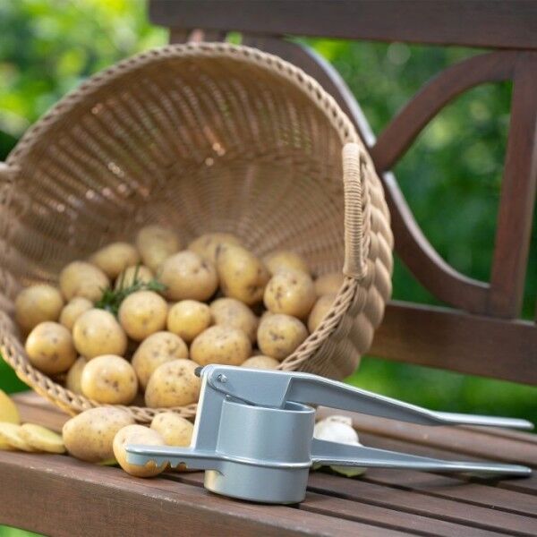 61102260-westmark-spaetzle-presse-spaetzlepress-rundloch-silber-obstpresse-kartoffelpresse-spaghettieispresse-3003